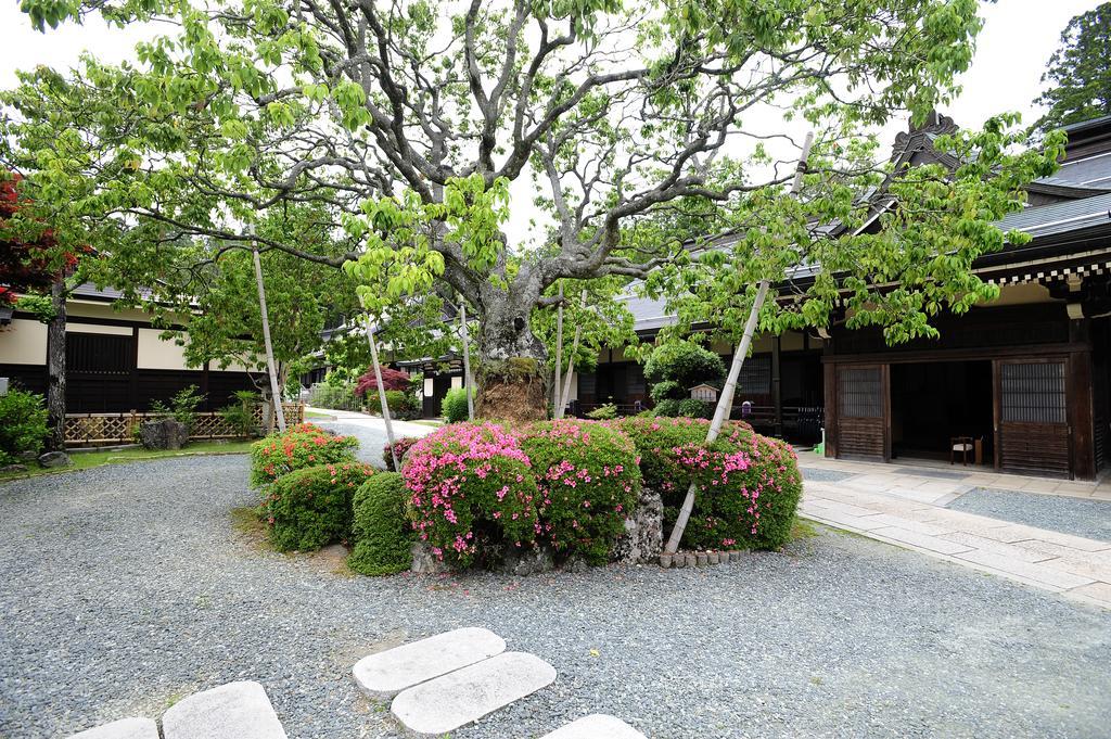 Koyasan Shukubo Jokiin Hotel Exterior foto