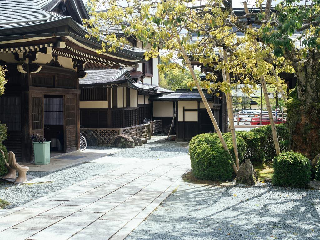 Koyasan Shukubo Jokiin Hotel Exterior foto